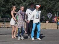 Rahva tants XXIX Viljandi pärimusmuusika festivali laupäeva hommikul Viljandi rannas. Foto: Urmas Saard / Külauudised