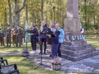 Esinevad Pärnu-Jaagupi Põhikooli õpilased Aliisa Laan, Antero Annusvere,Marjete Melts, Karl Adrian Vainu, Erko Elmend. Foto: Andrus Peetson