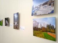 Fotod näitusel Jõgeva kultuurikeskuses. Foto: Jaan Lukas