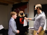 Sindi gümnaasiumis valmib Tartu rahu 101. aastapäeva tähistav videosalvestus. Foto: Urmas Saard / Külauudised