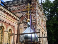 001 Sindi kiriku kellatorni kupli ja risti paigaldamine. Foto: Urmas Saard