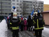 Sindi lasteaed tähistab Eesti Vabariigi 104. aasstapäeva. Foto: Urmas Saard / Külauudised