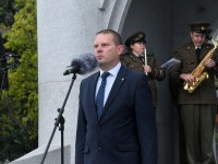 Taasiseseisvusepäeva hommikul Iseseisvuse väljakul. Foto: Urmas Saard / Külauudised
