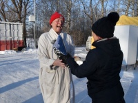 Talvisel energiliste elamuste perepä Sindi ujulas. Foto: Urmas Saard / Külauudised