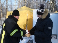 Talvisel energiliste elamuste perepä Sindi ujulas. Foto: Urmas Saard / Külauudised