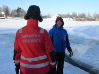 Talvisel energiliste elamuste perepä Sindi ujulas. Foto: Urmas Saard / Külauudised