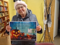 Meisterlikuma kõrvitsalaterna autor Salme Allikhein. Foto: Jaan Lukas