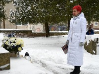 Pipi-Liis Siemann, Tartu rahu 101. aastapäeva mälestushetk Türi kesklinna kalmistul. Foto: Urmas Saard / Külauudised