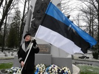 Tartu rahulepingu sõlmimise 105. aastapäeva tähistataval mälestustseremoonial Pärnu Alevi kalmistul. Foto: Urmas Saard / Külauudised