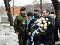 Tartu rahulepingu sõlmimise 105. aastapäeva tähistataval mälestustseremoonial Pärnu Alevi kalmistul. Foto: Urmas Saard / Külauudised
