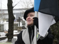 Tartu rahulepingu sõlmimise 105. aastapäeva tähistataval mälestustseremoonial Pärnu Alevi kalmistul. Foto: Urmas Saard / Külauudised