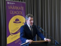 Andres Metsoja, Tartu Ülikooli Pärnu kolledži väärikate ülikooli 14. õppeaasta lõpuaktus. Foto: Urmas Saard / Külauudised
