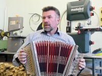 Teppo tüüpi lõõtsad valmivad Jõõpre koolis. Foto: Urmas Saard / Külauudised