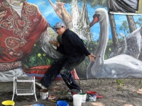 Tutvumine rahvusvahelise tänavakunstifestivali kunstnike töödega. Foto: Urmas Saard / Külauudised