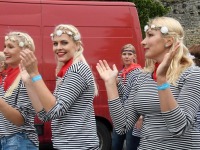 043 Vaba Rahva Laul Haapsalu Piiskopilinnuse õuel. Foto: Urmas Saard / Külauudised
