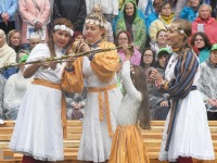 054 Vaba Rahva Laul Haapsalu Piiskopilinnuse õuel. Foto: Urmas Saard / Külauudised