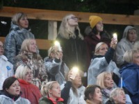 083 Vaba Rahva Laul Haapsalu Piiskopilinnuse õuel. Foto: Urmas Saard / Külauudised