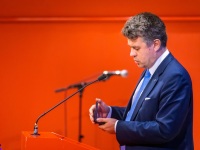 Vabaduse Tammepärja aumärkide üleandmaine Tallinna loomaaia keskkonnahariduskeskuse saalis. Foto: Arno Mikkor