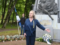 Eesti Vabadussõjas langenud kodukaitsjate mälestussammas Pärnus 100