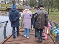 Vallikääru aasa kaarsilla avamise päeval. Foto: Urmas Saard / Külauudised 
