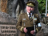 Võidupüha hommiku tseremoonia Kuressaare Vabadussõja mälestussamba juures. Foto: Urmas Saard / Külauudised