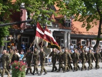 Võidupüha paraad Kuressaares. Foto: Urmas Saard / Külauudised
