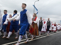 XXVIII laulu- ja XXI tantsupeo “Iseoma” tuli peatumas suvepealinnas. Foto: Urmas Saard /  Külauudised