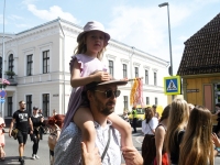 XXXII Viljandi pärimusmuusika festivali avarongkäik. Foto: Urmas Saard / Külauudised