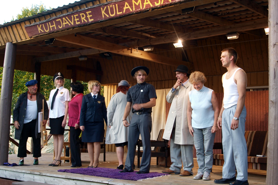 Avinurme Suveteater on mänginud kõigil kümnel Kuhjavere külateatrite festivalil. Foto: Kuhjavere Külaselts 