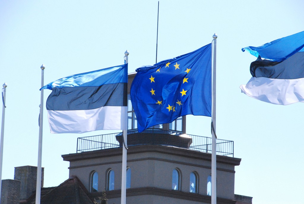 Eesti ja Euroopa Liidu lipud Pärnu südalinnas. Foto: Urmas Saard