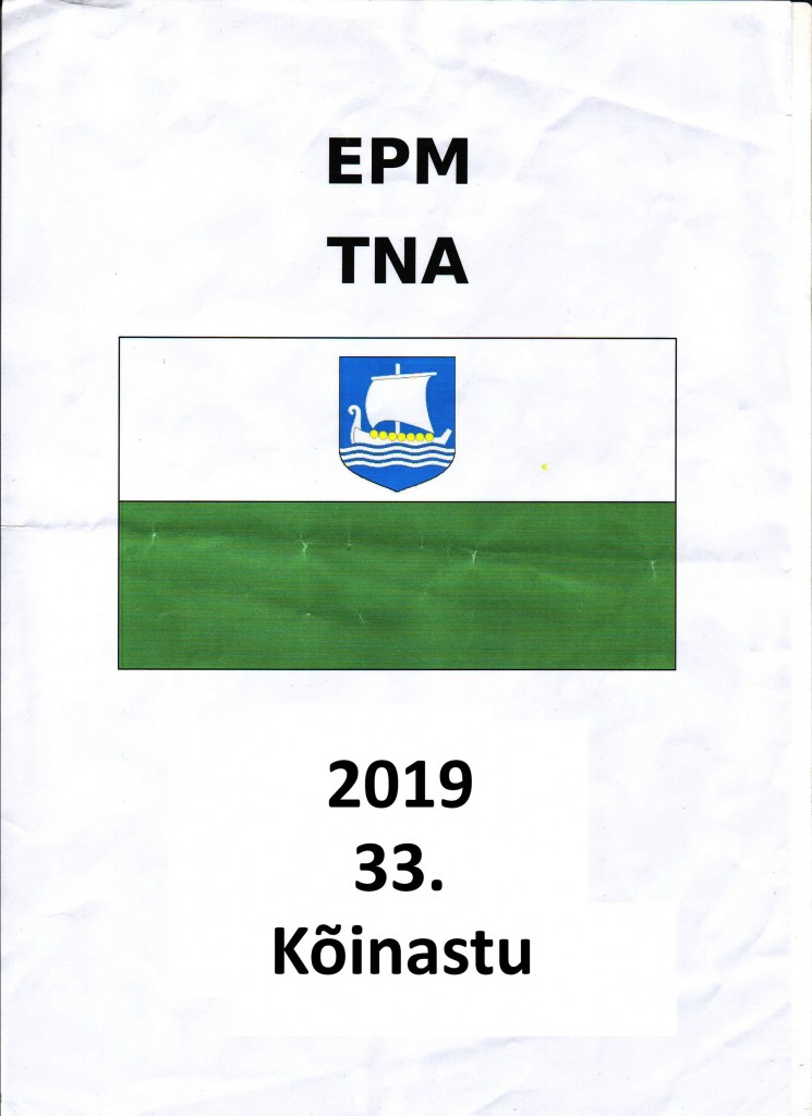 Embleem Saare maakonna ajaloolise valge-rohelise lipu kujutisega, millel laevuke ja iga-aastast matka loendav järjenumber 33