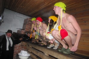 Lisaboonust annab saunaomanike korraldatud meelelahutustes osalemine