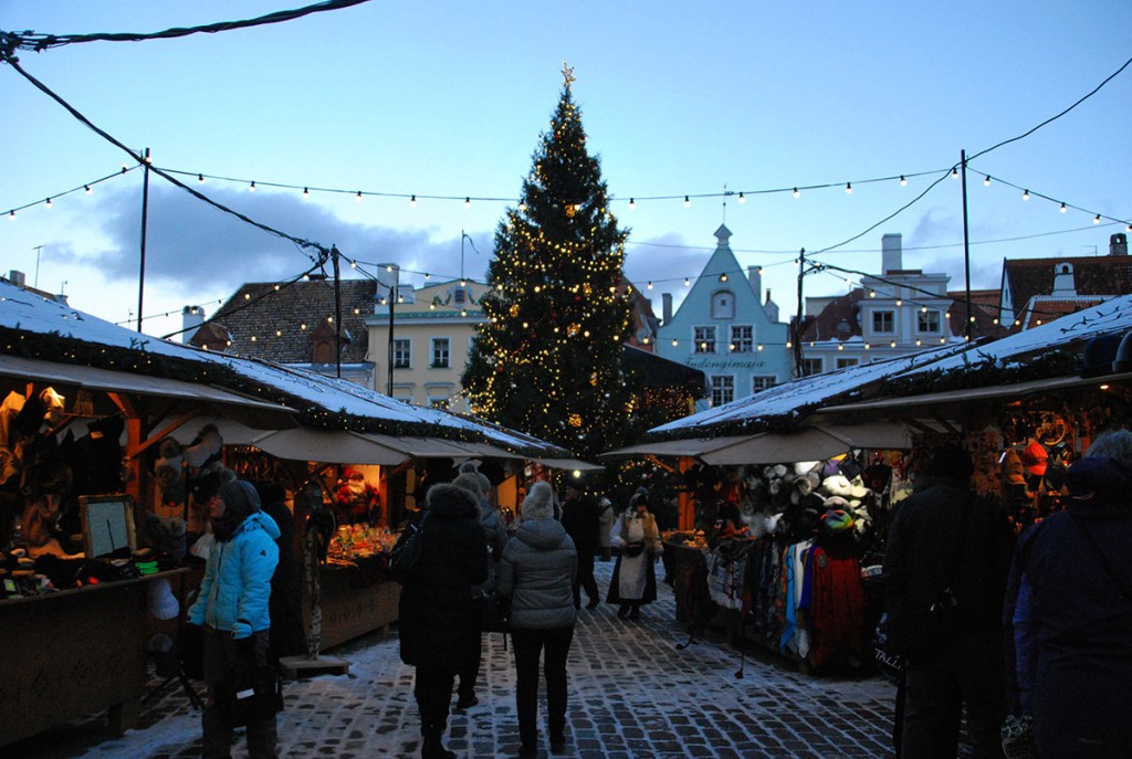 Jõulupuu Tallinnas Raekoja platsil Foto Urmas Saard