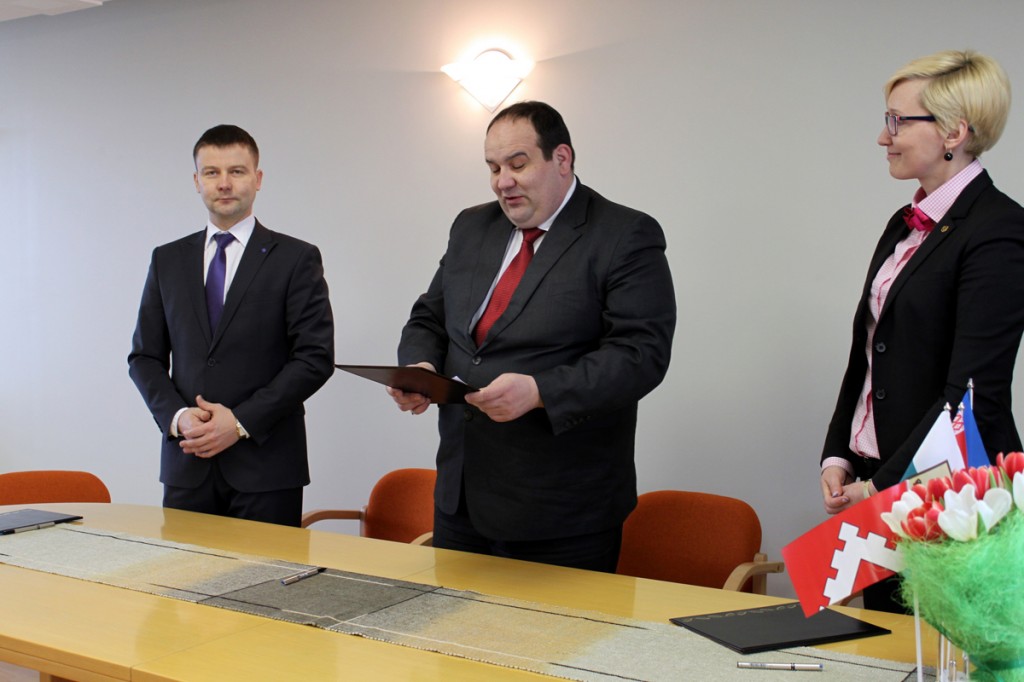 Kaido Kõiv,  Vladimir Kravtšenko, Ulla Preeden Foto pressisõnumiga