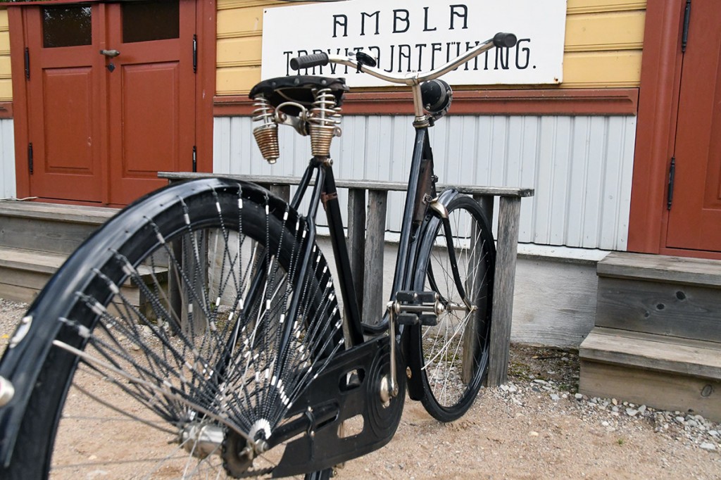 Laupäeval saab Eesti Maanteemuuseumis katsetada näiteks vigursõitu jalgrattaga Foto Urmas Saard