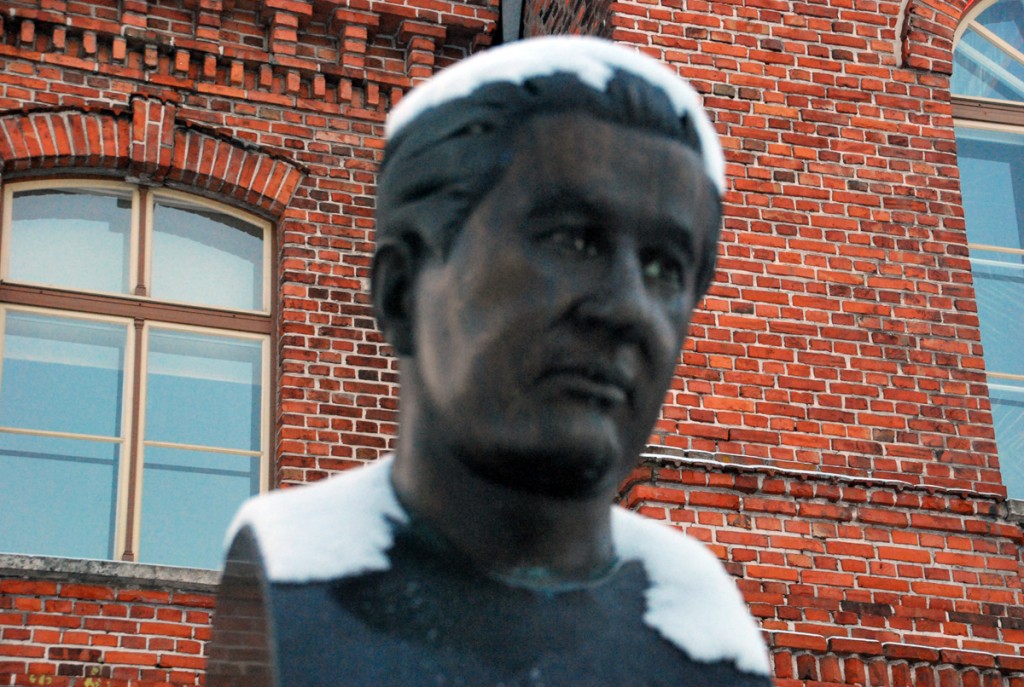 Monument Paul Keresele Pärnus Foto Urmas Saard