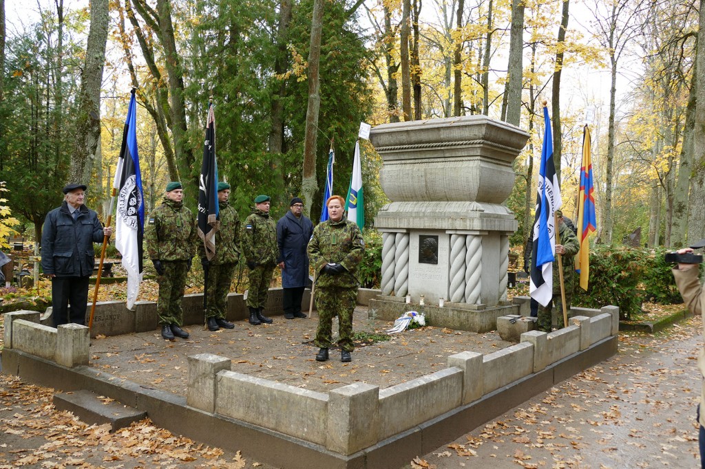 Mälestusteenistus Julius Kuperjanovi hauamonumendi juures. Foto Edgar Saar