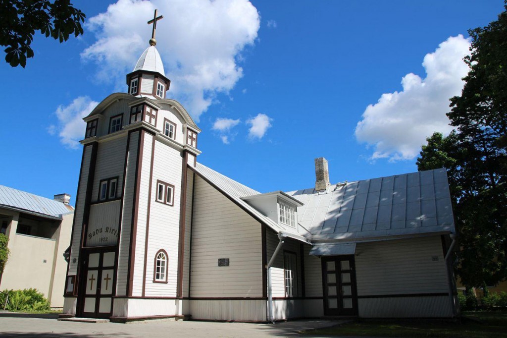 Nõmme Rahu kirik on on Nõukogude Venemaa ja Eesti Vabariigi vahel 2. veebruaril 1920 sõlmitud Tartu rahulepingu mälestuskirik.  Foto Jukko Nooni