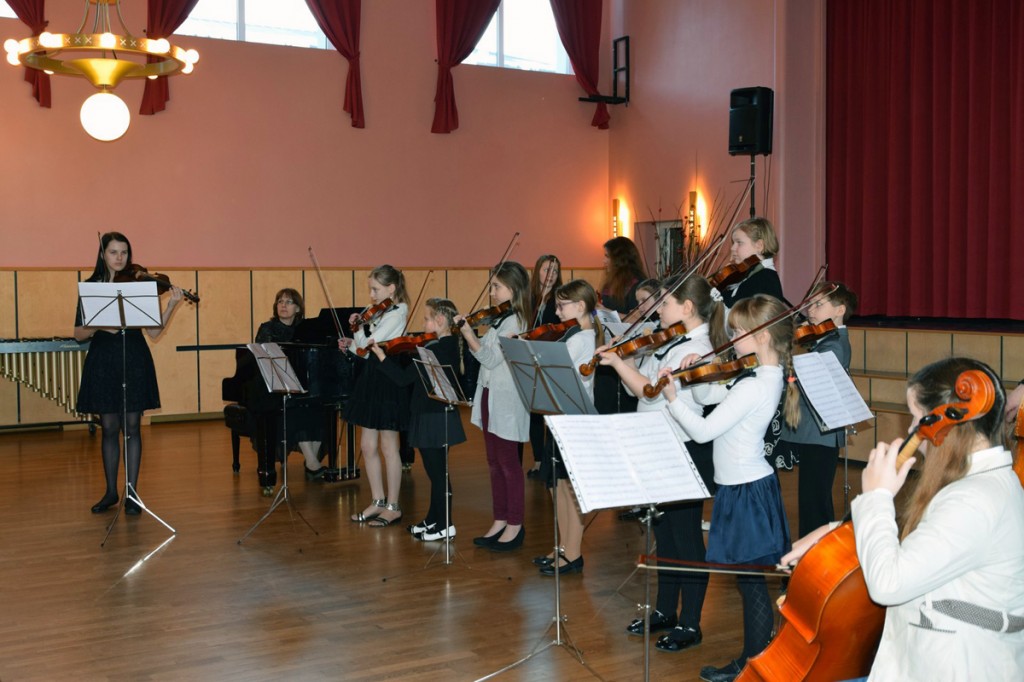 Põlva Muusikakooli õpilased musitseerimas 2015 a Anu Kase ansamblimuusika päeval Foto Tuuli Vaher