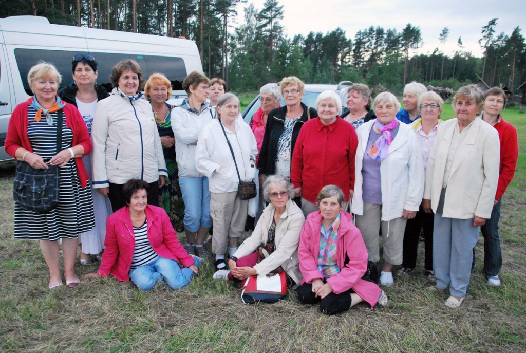 Sindi pensionärid Värskas enne koduteele asumist Foto Urmas Saard