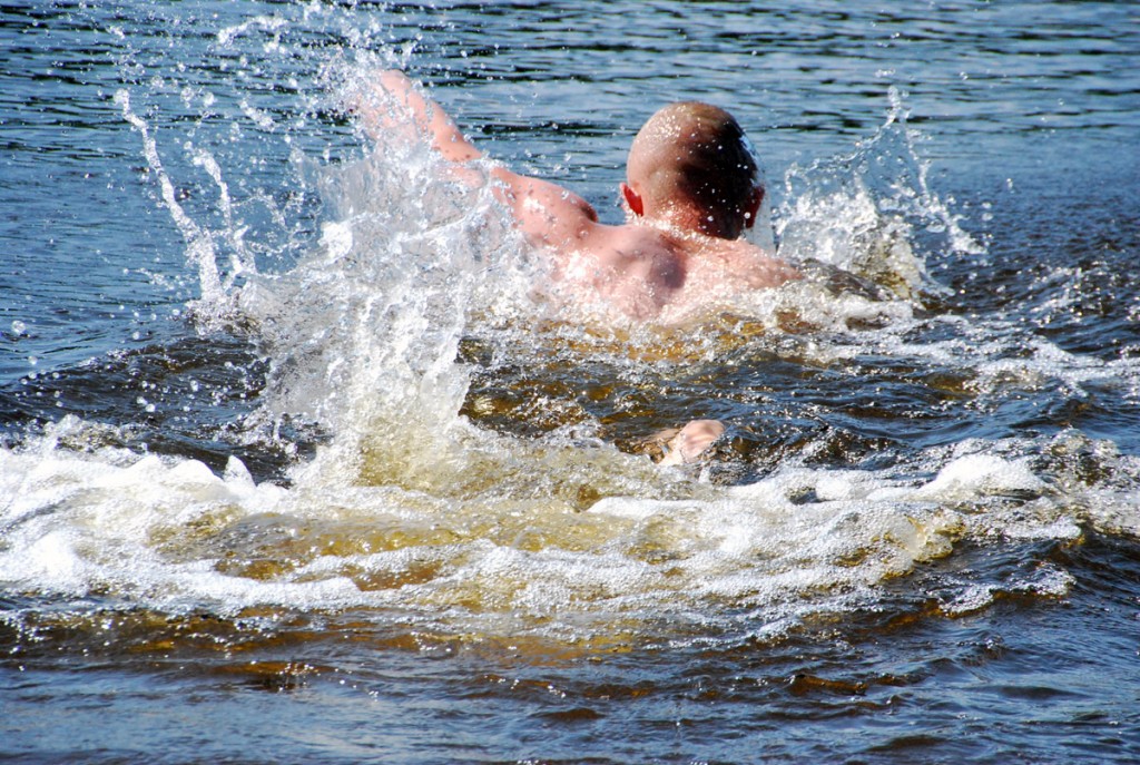 Sindi ujula veemõnusid nautimas Foto Urmas Saard