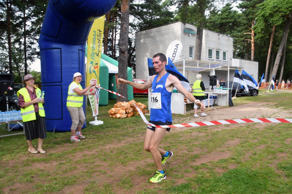 Taavi Tambur, teise Uhla-Rotiküla jooksu võitja Foto Urmas Saard