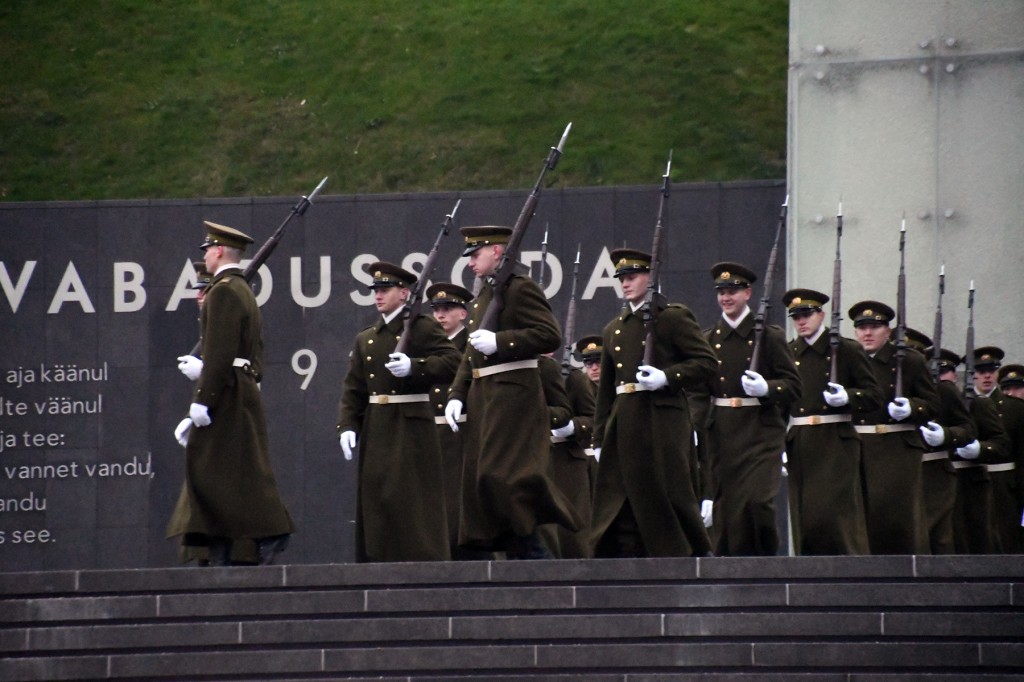 Tallinnas Vabadussõja võidusamba juures. Foto Urmas Saard
