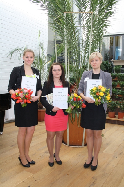 Tippsekretär 2014 võitjad, vasakult Karmen Kaevats, Margarita Kopteva, Madli Petuhhov. Foto: SA Innove
