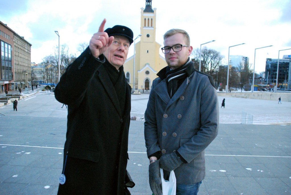 Trivimi Velliste ja Jan Enriko Laidsalu Vabadussõja mälestussamba ees, mõlemal on öelda oluline sõnum Foto Urmas Saard