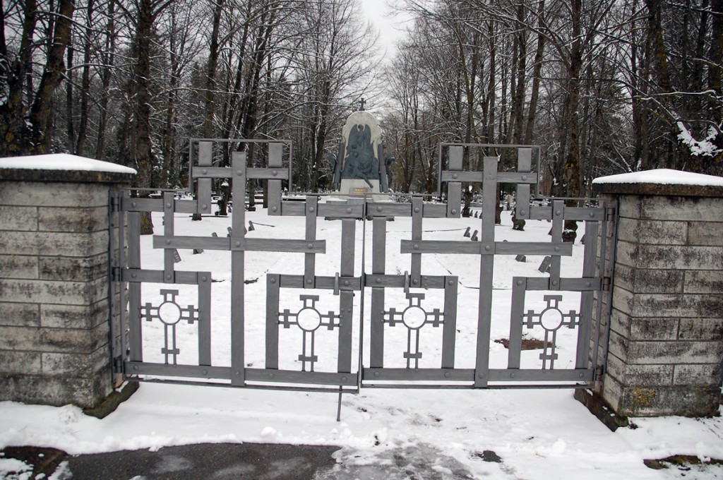 Vabadussõjas langenute monument Pärnu Alevi kalmistul Foto Urmas Saard