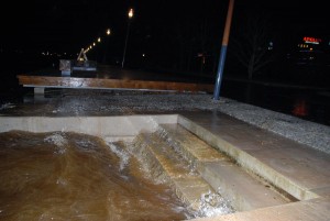 Veetõus Pärnu kesklinna kai ääres 6 detsembri õhtul kella 23 paiku Foto Urmas Saard