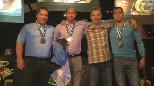 Eesti koondis: vasakult Andres Olesk, Taavi Ehrpais, Sulev Tooming ja juunior Jarro Mihkelson. Foto: Eesti Metsaselts